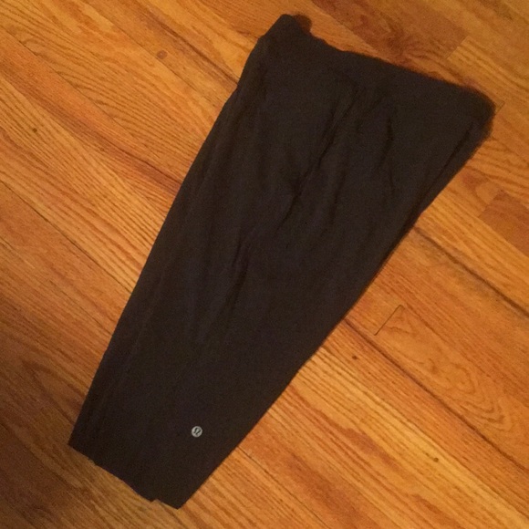 Lululemon Capri very nice - Picture 3 of 7